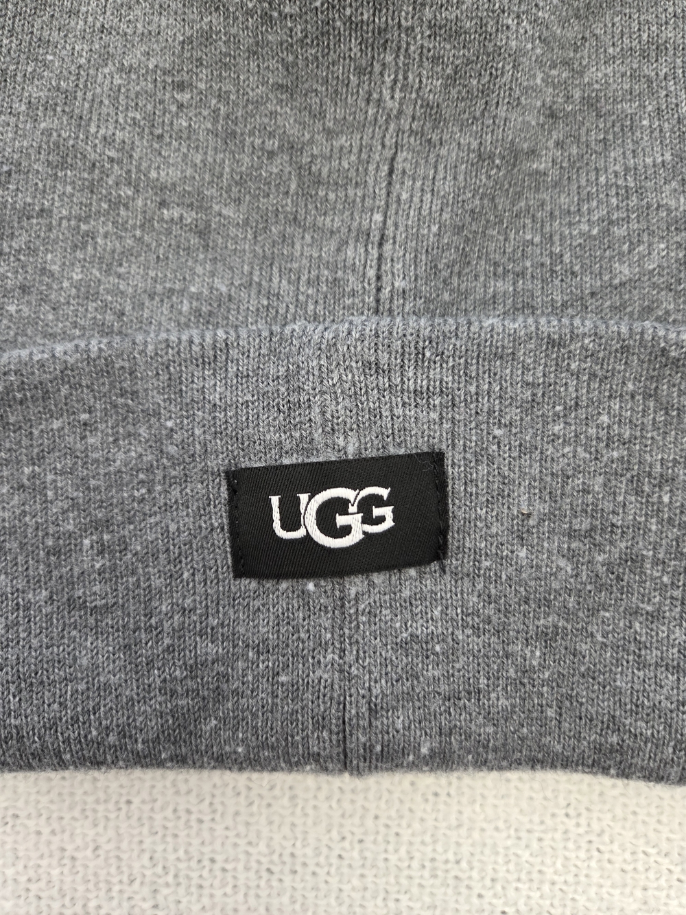 UGG Men’s Charcoal Gray Ribbed Cuff Beanie - Picture 2 of 4
